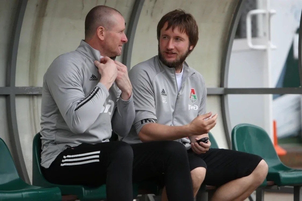 Сергей Ефимов: в наше время только попасть на тренировку с основой было за счастье
Сергей Ефимов: в наше время только попасть на тренировку с основой было за счастье