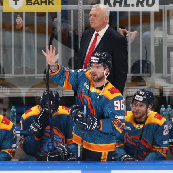 Александр Бурмистров подписал контракт с Цинциннати Сайклонс из ECHL, зачем, подробности выбора